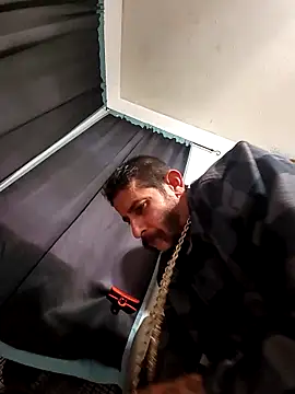 Snapshot of LongDickZee562 chatting on 12-05-25, 10:02 LongDickZee562 online show from 12-05-25, 10:02