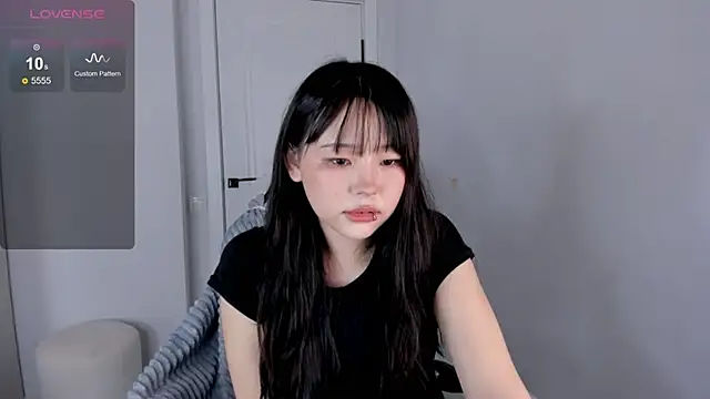 hee young11 online show from 10-15-25, 07:30