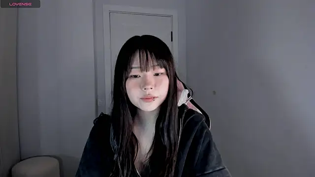 hee young11 online show from 10-24-25, 11:06