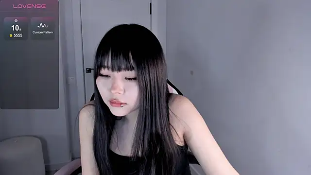 hee young11 online show from 11-19-25, 05:13