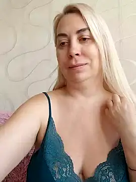 Snapshot of HotJanet chatting on 01-11-25, 08:54 HotJanet online show from 01-11-25, 08:54