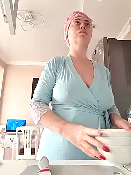 Snapshot of HotJanet chatting on 02-13-25, 06:09 HotJanet online show from 02-13-25, 06:09