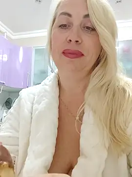 Snapshot of HotJanet chatting on 10-24-25, 07:54 HotJanet online show from 10-24-25, 07:54