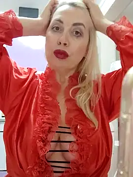 Snapshot of HotJanet chatting on 10-26-25, 05:41 HotJanet online show from 10-26-25, 05:41