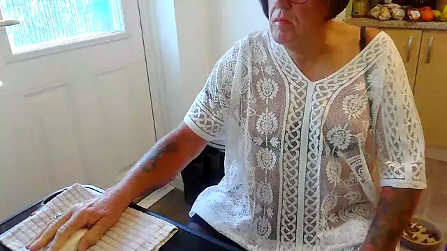 samanthasissieuk online show from 06-10-26, 05:28
