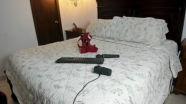 Snapshot of mabelsaravia chatting on 06-24-26, 10:53 mabelsaravia online show from 06-24-26, 10:53