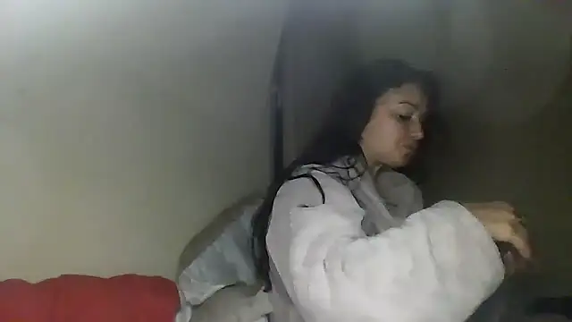 Snapshot of Linusya chatting on 09-21-25, 05:47 Linusya online show from 09-21-25, 05:47