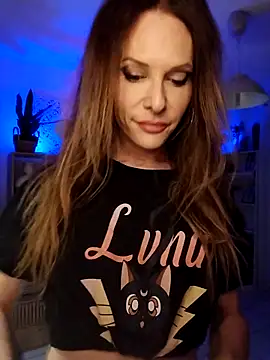 Luna Kitanna online show from 09-09-25, 08:08