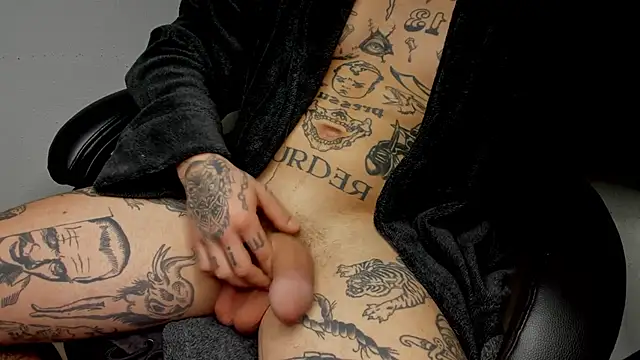 Snapshot of layneinchains chatting on 12-04-24, 11:02 layneinchains online show from 12-04-24, 11:02