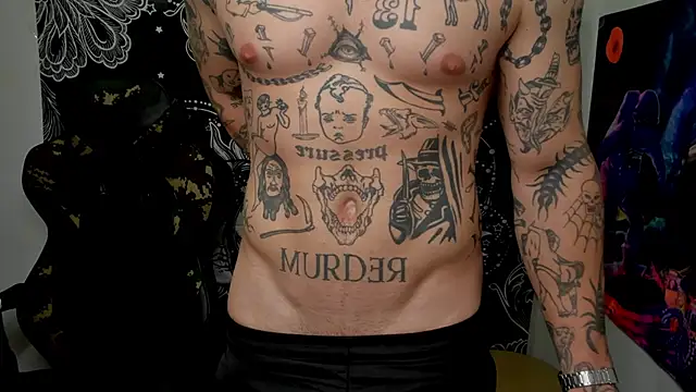 Snapshot of layneinchains chatting on 12-18-24, 09:51 layneinchains online show from 12-18-24, 09:51