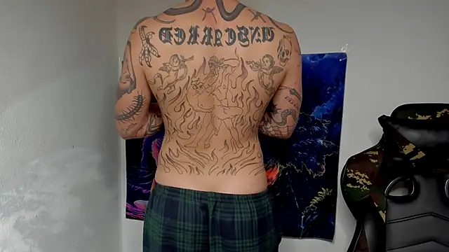 Snapshot of layneinchains chatting on 01-10-25, 12:49 layneinchains online show from 01-10-25, 12:49