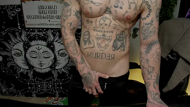 Snapshot of layneinchains chatting on 02-20-25, 06:28 layneinchains online show from 02-20-25, 06:28