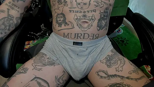 Snapshot of layneinchains chatting on 02-21-25, 04:40 layneinchains online show from 02-21-25, 04:40