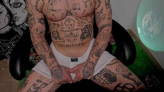 Snapshot of layneinchains chatting on 03-02-25, 03:59 layneinchains online show from 03-02-25, 03:59