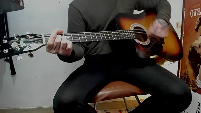 Snapshot of layneinchains chatting on 09-19-25, 05:35 layneinchains online show from 09-19-25, 05:35