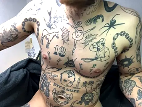 Snapshot of layneinchains chatting on 10-20-25, 05:35 layneinchains online show from 10-20-25, 05:35