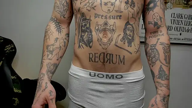 Snapshot of layneinchains chatting on 11-07-25, 09:31 layneinchains online show from 11-07-25, 09:31