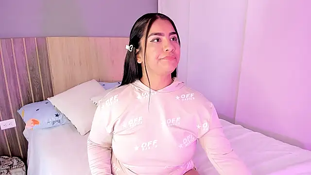 hannnasmith online show from 11-12-25, 03:07