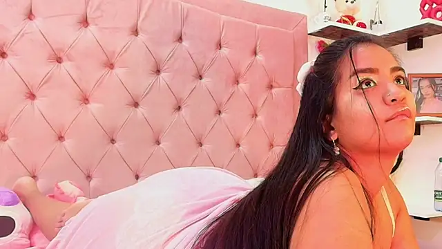 hannnasmith online show from 02-11-26, 03:33