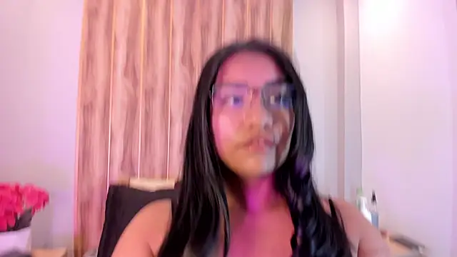 Snapshot of hannnasmith chatting on 06-11-26, 03:59 hannnasmith online show from 06-11-26, 03:59