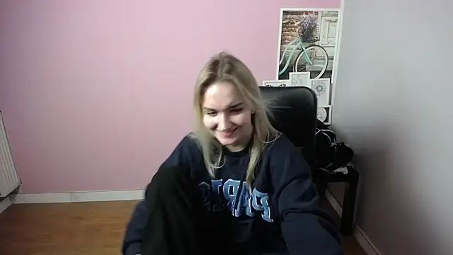 Snapshot of viktoria_lovely chatting on 01-02-25, 11:52 viktoria lovely online show from 01-02-25, 11:52