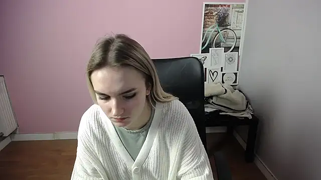 Snapshot of viktoria_lovely chatting on 02-10-25, 11:25 viktoria lovely online show from 02-10-25, 11:25