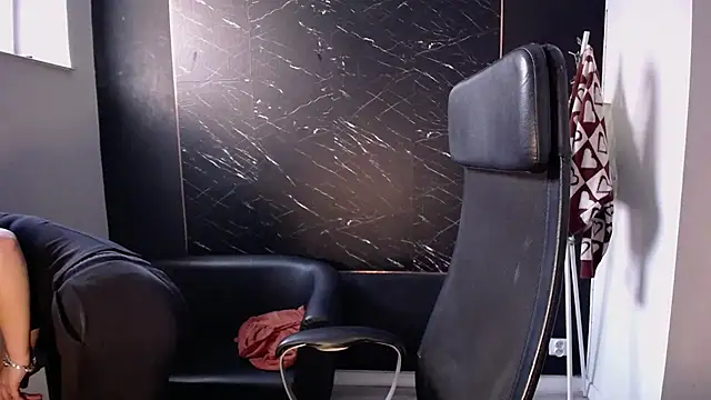 Snapshot of viktoria_lovely chatting on 11-06-25, 01:12 viktoria lovely online show from 11-06-25, 01:12