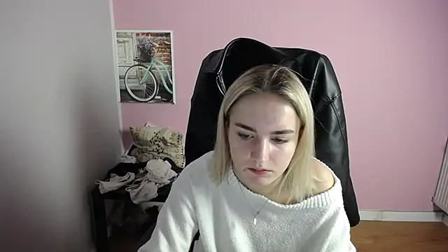 Snapshot of viktoria_lovely chatting on 04-22-26, 06:27 viktoria lovely online show from 04-22-26, 06:27