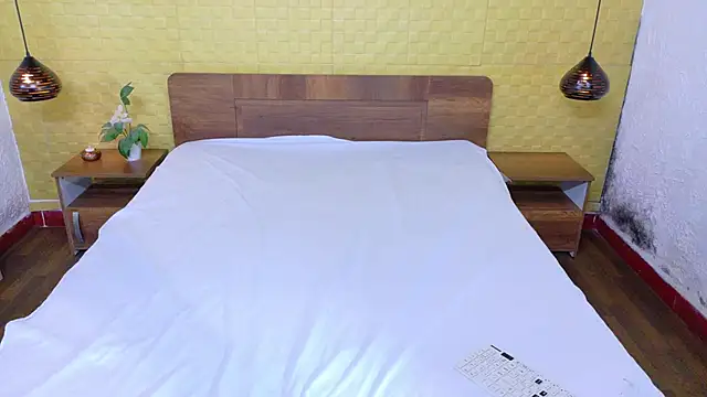 Snapshot of Mrs_booty chatting on 11-08-25, 01:55 Mrs booty online show from 11-08-25, 01:55