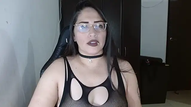 Snapshot of natashasmithe chatting on 11-17-25, 01:00 natashasmithe online show from 11-17-25, 01:00