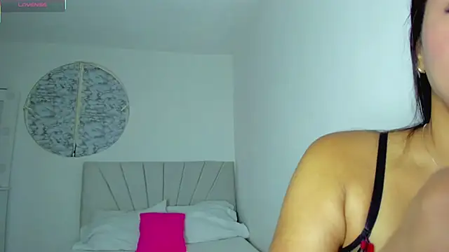 IsabelaVanegas  online show from 10-30-25, 02:40