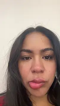 IsabelaVanegas  online show from 12-01-25, 05:07