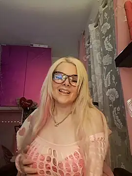 Snapshot of Angeldevilus chatting on 01-17-25, 06:02 Angeldevilus online show from 01-17-25, 06:02