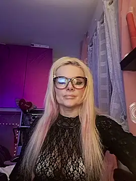 Snapshot of Angeldevilus chatting on 02-14-25, 01:13 Angeldevilus online show from 02-14-25, 01:13