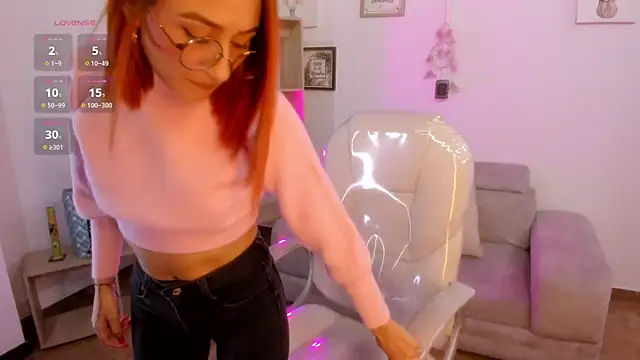 Snapshot of Tiarha chatting on 01-09-25, 04:52 Tiarha online show from 01-09-25, 04:52