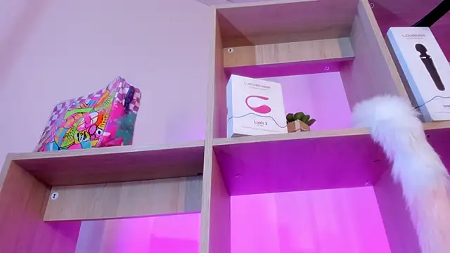 Snapshot of Tiarha chatting on 01-19-25, 07:04 Tiarha online show from 01-19-25, 07:04