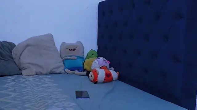 Snapshot of AliciaBasch chatting on 10-08-25, 03:37 AliciaBasch online show from 10-08-25, 03:37