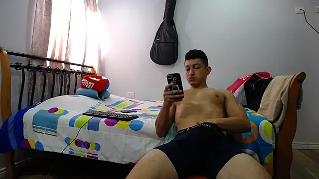 Snapshot of Iam_yourbabyprincess_XD chatting on 01-07-25, 03:12 Iam yourbabyprincess XD online show from 01-07-25, 03:12