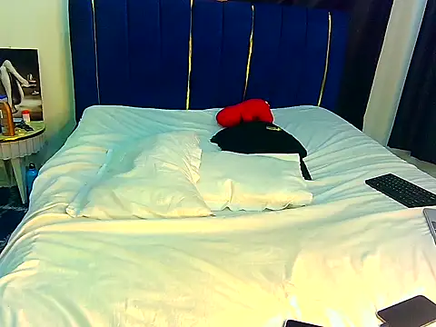 Snapshot of t-Booty_risky_ chatting on 09-27-25, 05:45 t-Booty risky online show from 09-27-25, 05:45