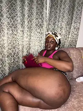 Snapshot of t-Booty_risky_ chatting on 10-10-25, 12:20 t-Booty risky online show from 10-10-25, 12:20