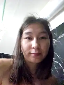 Snapshot of SaraXray chatting on 09-13-25, 03:01 SaraXray online show from 09-13-25, 03:01