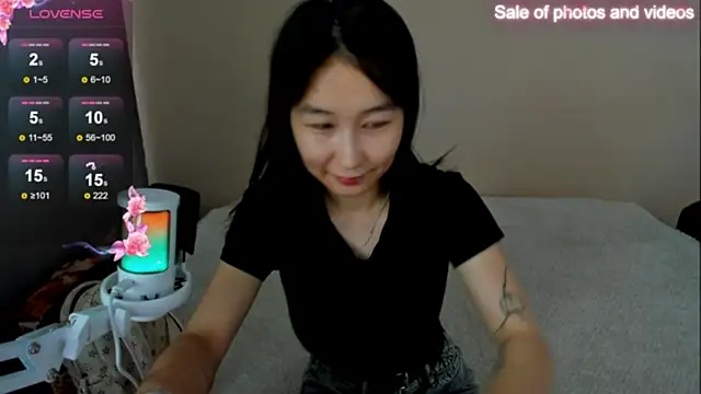 Snapshot of SaraXray chatting on 11-22-25, 05:39 SaraXray online show from 11-22-25, 05:39