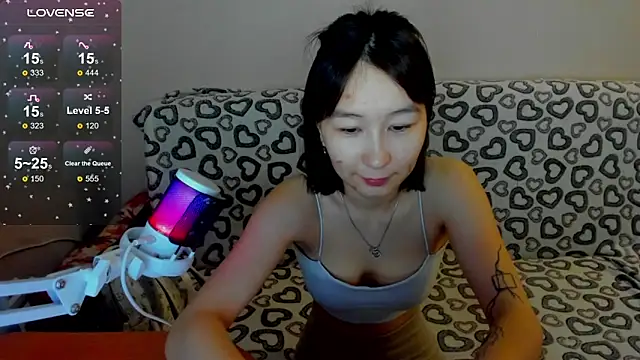 SaraXray online show from 12-19-25, 02:07