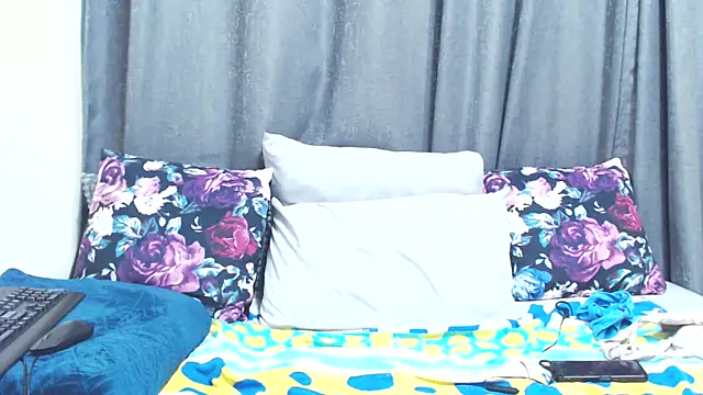 HotSmallTitsXXX online show from 03-22-25, 08:59