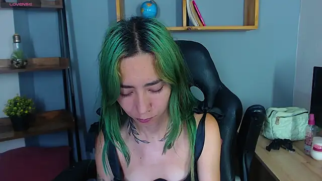 Snapshot of Erika_Stevens chatting on 09-21-25, 12:01 Erika Stevens online show from 09-21-25, 12:01