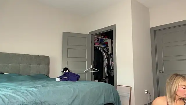 ElenaErickson online show from 02-03-25, 11:47