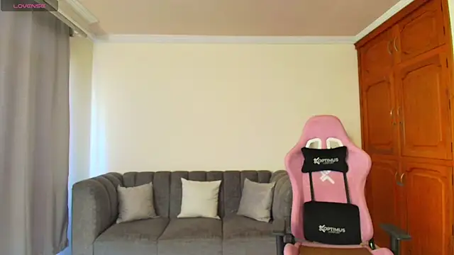 Snapshot of lili_jade222 chatting on 03-16-26, 02:32 lili jade222 online show from 03-16-26, 02:32