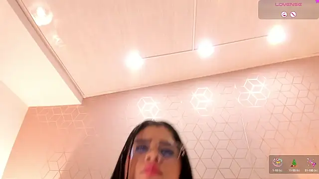 Snapshot of Emilyboobss chatting on 12-30-24, 10:21 Emilyboobss online show from 12-30-24, 10:21