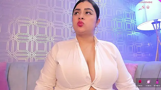 Snapshot of Emilyboobss chatting on 03-13-25, 08:59 Emilyboobss online show from 03-13-25, 08:59