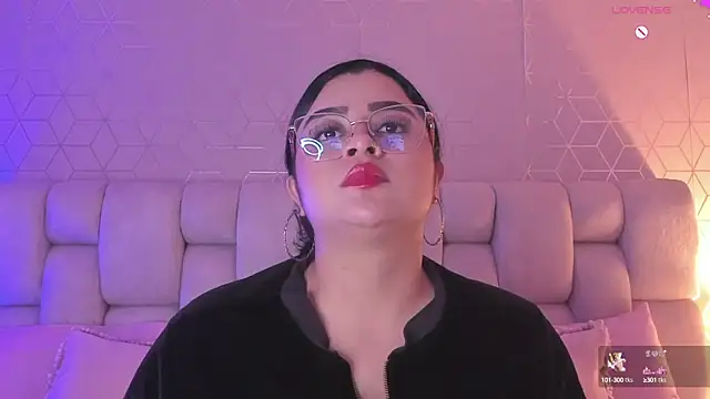 Snapshot of Emilyboobss chatting on 03-14-25, 09:46 Emilyboobss online show from 03-14-25, 09:46